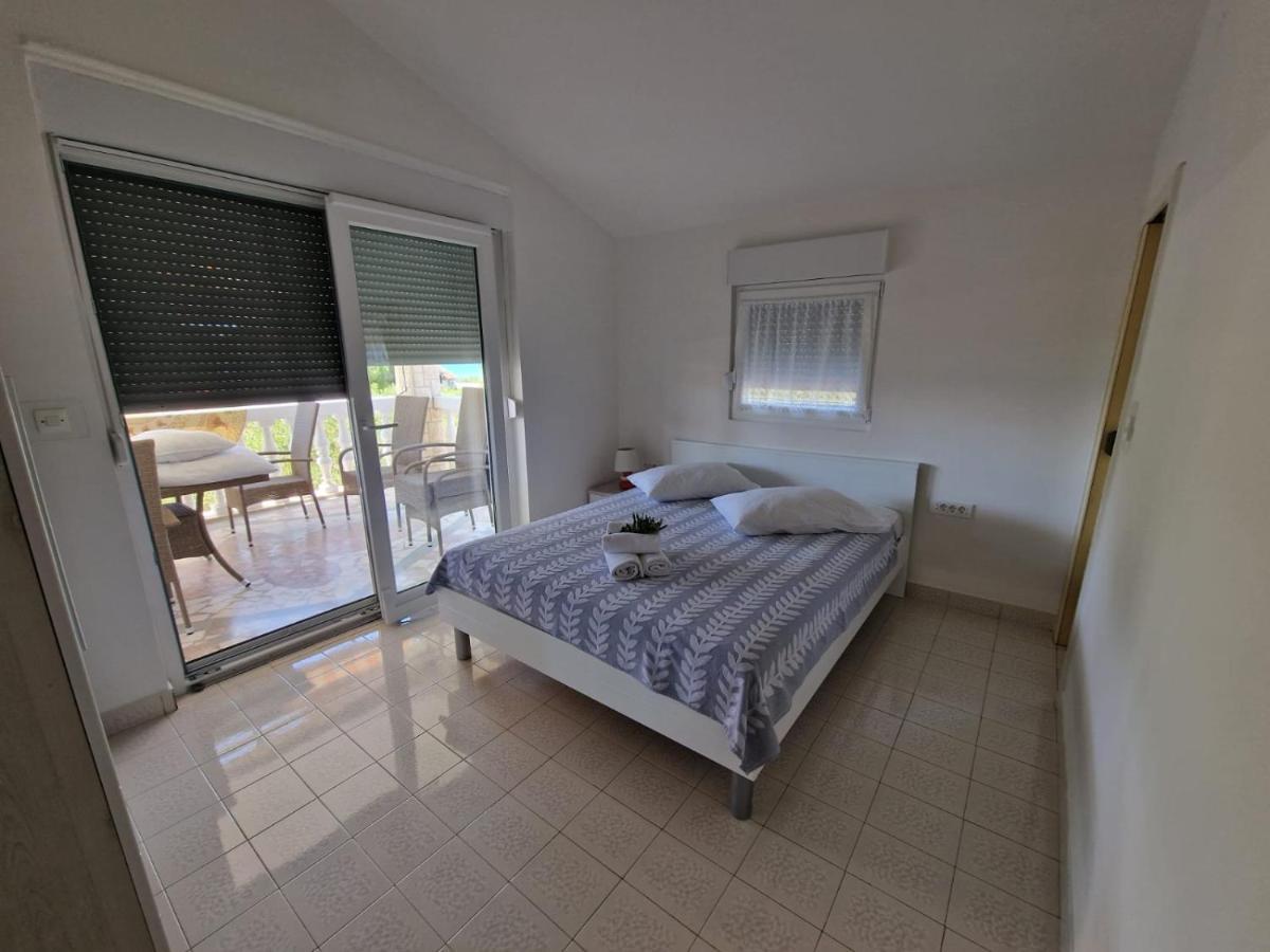 Apartman Lugovic Šibenik Екстериор снимка
